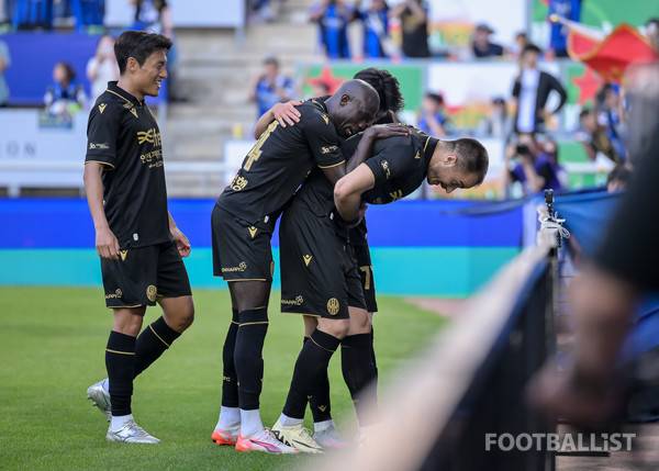 무고사(오른쪽, 인천유나이티드). 서형권 기자