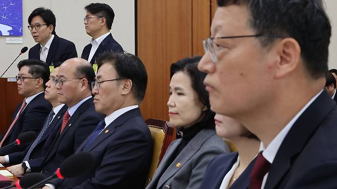 ['EBS 신임 사장과 현 사장']