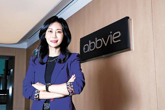 박영신 한국엘러간 에스테틱스-애브비 컴퍼니 대표는 “뷰티업 캠페인은 환경 보호와 예술, 나눔을 결합한 캠페인으로 사용 후 폐기되던 보툴리눔 톡신 바이알에 새로운 가치를 부여한다”고 설명했다. 지미연 객원기자