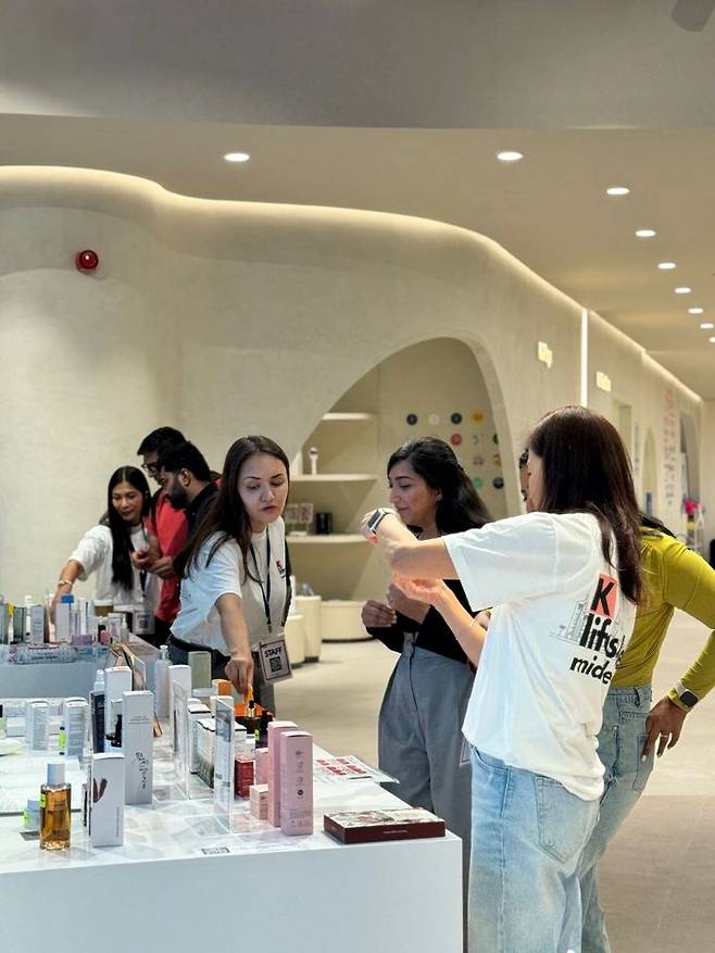 [서울=뉴시스] 산업통상자원부와 대한무역투자진흥공사는 23일부터 24일까지 아랍에미리트(UAE) 두바이에서 '중동 K-라이프스타일 2025(K-Lifestyle in Middle East 2025)'를 개최했다.(사진제공=대한무역투자진흥공사) 2025.05.26. photo@newsis.com *재판매 및 DB 금지