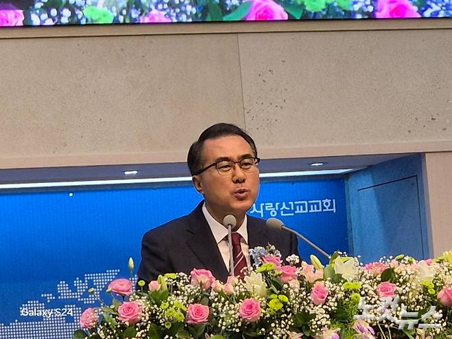 안종섭 목사가 참석자들에게 감사인사를 전하고 있다. 이용문 기자