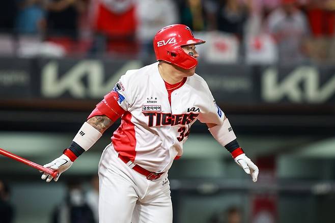▲ 올해 건재를 과시한 최형우는 못해도 1~2년은 더 정상급 성적을 기대할 만하다는 평가가 나온다 ⓒKIA타이거즈