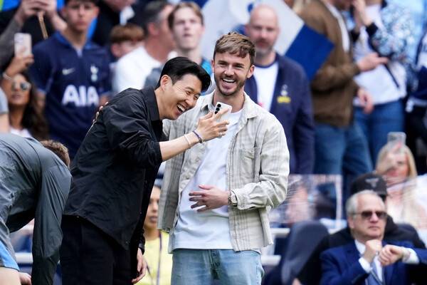 ▲ 손흥민은 브라이턴과의 최종전에 결장했다. 엔제 포스테코글루 감독은 1-4 대패로 잠깐 잠잠했던 경질 위기에 다시 직면하게 됐다. ⓒ연합뉴스/AP/REUTERS