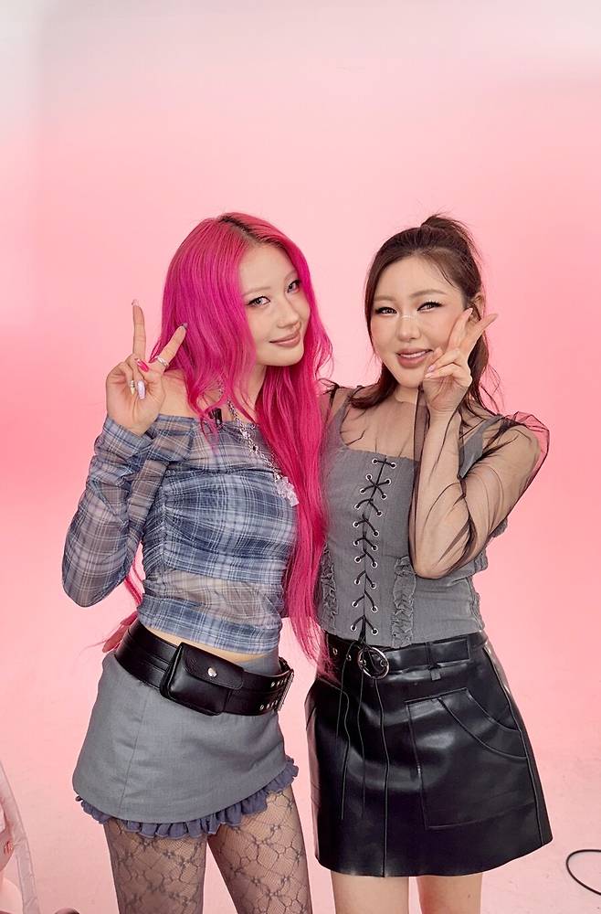 ▲ 이사배(왼쪽), 송가인. 출처| 송가인 유튜브 채널