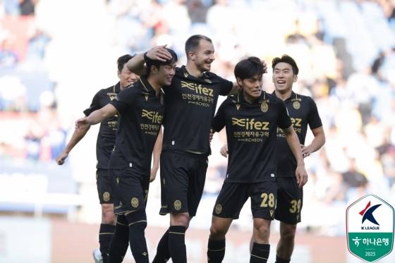 기뻐하는 인천 유나이티드 선수들. /사진=한국프로축구연맹 제공
