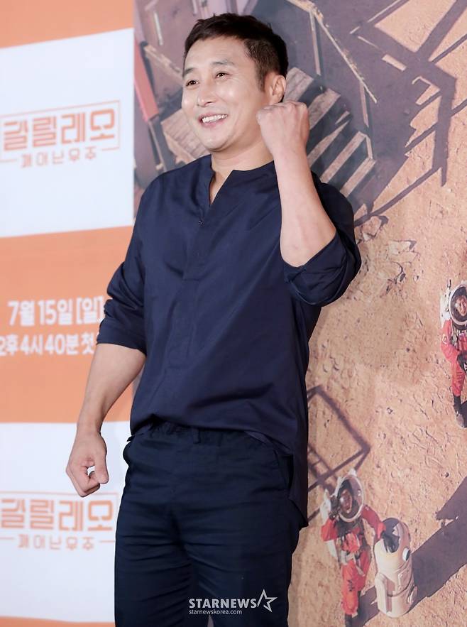 개그맨 김병만이 12일 오후 서울 용산 CGV에서 열린 tvN '갈릴레오:깨어난 우주' 제작발표회에 참석해 포즈를 취하고 있다.  '갈릴레오:깨어난 우주'는 국내에 단 한 번도 공개된 적 없는 MDRS(Mars Desert Research Station/화성 탐사 연구 기지)에서 '화성 인간 탐사'에 도전하는 프로그램. 오는 15일 첫 방송된다. /사진=김창현 기자 chmt@