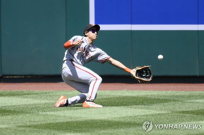 수비하는 이정후 [AP=연합뉴스]