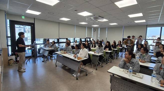 외국인 통역사 대상 생활·안전 정보 교육 [울산 동부소방서 제공. 재판매 및 DB 금지]