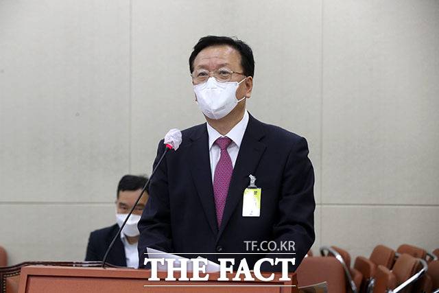 정호영 보건복지부 장관 후보자가 2022년 5월 3일 오전 서울 여의도 국회에서 열린 인사청문회에 출석해 모두발언을 하고 있다. /남윤호 기자