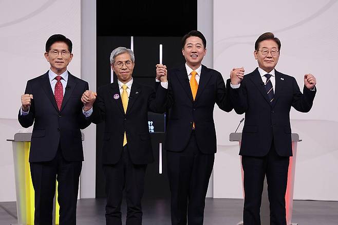 이미지 컨설턴트들은 "이미지 메이킹을 허상이라 하더라도 유권자들은 이를 실상처럼 느끼기 때문에 그 중요성이 강조되고 있는 것"이라고 설명했다