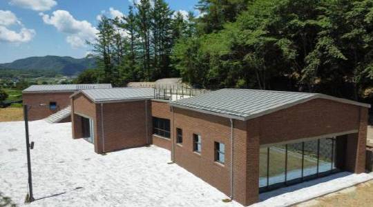 옥화치유의숲 치유센터 전경. 청주시 제공