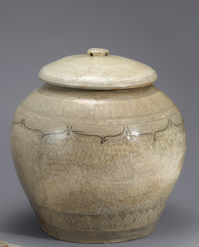 분청사기인화국화문 태항아리(내외항)