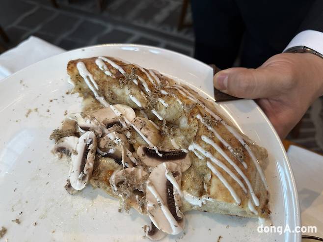 풍기 버섯 피자.