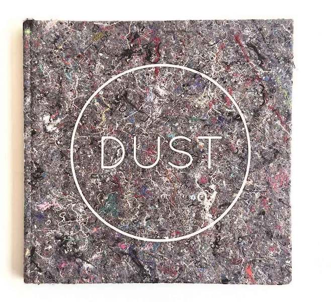 ‘먼지’ 표지. /사진 김진영