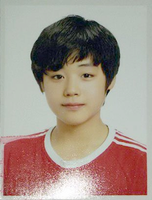 IMG_8647.png 살아남기 힘들다는 초등학교 졸업사진 살아남은 남배우 4명