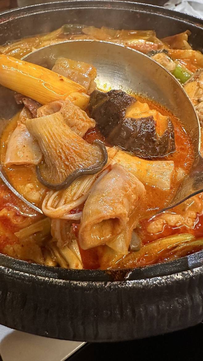 IMG_3927.jpeg 한우곱창전골 & 뼈구이