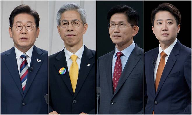 이재명 더불어민주당(왼쪽부터), 권영국 민주노동당, 김문수 국민의힘, 이준석 개혁신당 대통령 후보가 제21대 대통령 선거를 일주일 앞둔 27일 저녁 서울 상암동 문화방송(MBC)에서 열린 대통령 후보자 초청 3차 토론회 시작에 앞서 준비를 하고 있다. 국회사진기자단