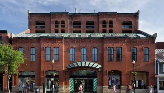 트럼프 지지자들의 사교 클럽인 이그제큐티브 브랜치는 미국 워싱턴DC에 있는 조지타운 파크 쇼핑몰(사진) 뒤편에서 다음달 개장예정이다. 사진 페이스북 캡처