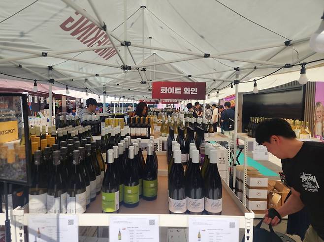 5월에  열린 와인킹 팝업스토어
