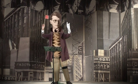 윌리엄 켄트리지의 <쇼스타코비치 10: 다른 세상을 꿈꿀 수 있었더라면>  영상 속 한 장면. GS문화재단 제공