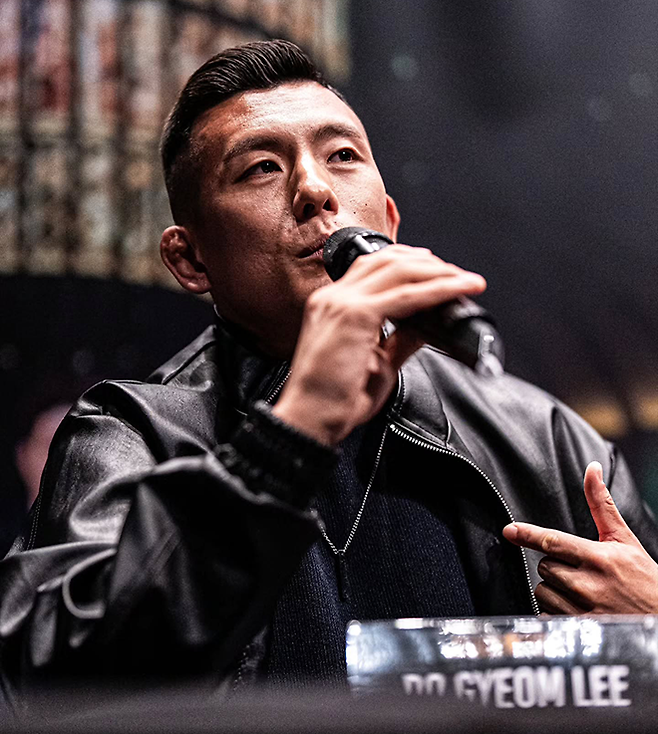 PFL 및 원챔피언십 출신 ‘야인’ 이도겸이 2025년 4월 서울특별시 롯데시네마 월드타워점 4관 블랙컴뱃 14 미디어데이에서 발언하고 있다. 사진=이데아 파라곤