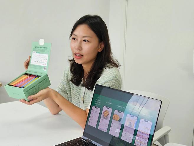 최여름 스푼타임 대표가 인터뷰에서 '스푼타임 스타트킷'에 대해 설명하고 있다./사진제공=스푼타임