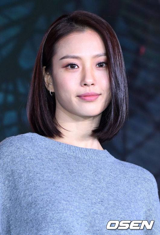 [OSEN=이대선 기자] 30일 오전 서울 성동구 에스팩토리에서 넷플릭스 오리지널 드라마 ‘스위트홈’ 시즌 2 제작발표회가 열렸다.배우 고민시가 포토타임을 가지고 있다. 2023.11.30 /sunday@osen.co.kr