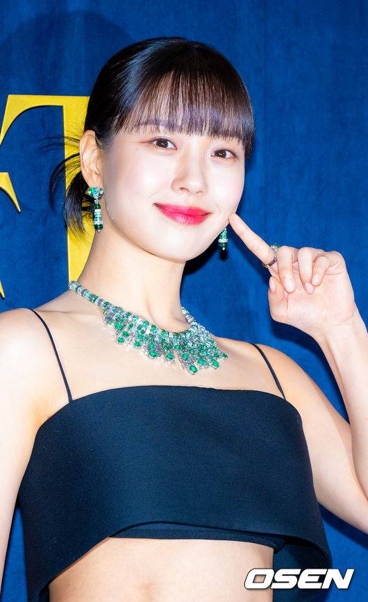 [OSEN=민경훈 기자] 배우 고민시가 27일 오후 서울 광진구 광장동의 한 리조트에서 진행된 브랜드 포토 행사에 참석했다.한편, 고민시는 최근 드라마 ‘당신의 맛’ 출연을 확정했다.&nbsp;배우 고민시가 입장하며 포즈를 취하고 있다. 2024.11.27 / rumi@osen.co.kr