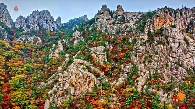 북한 조선중앙TV가 지난 2023년 드론으로 촬영한 금강산의 가을풍경. 연합뉴스