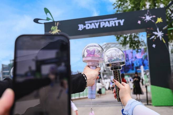 세븐틴. 플레디스