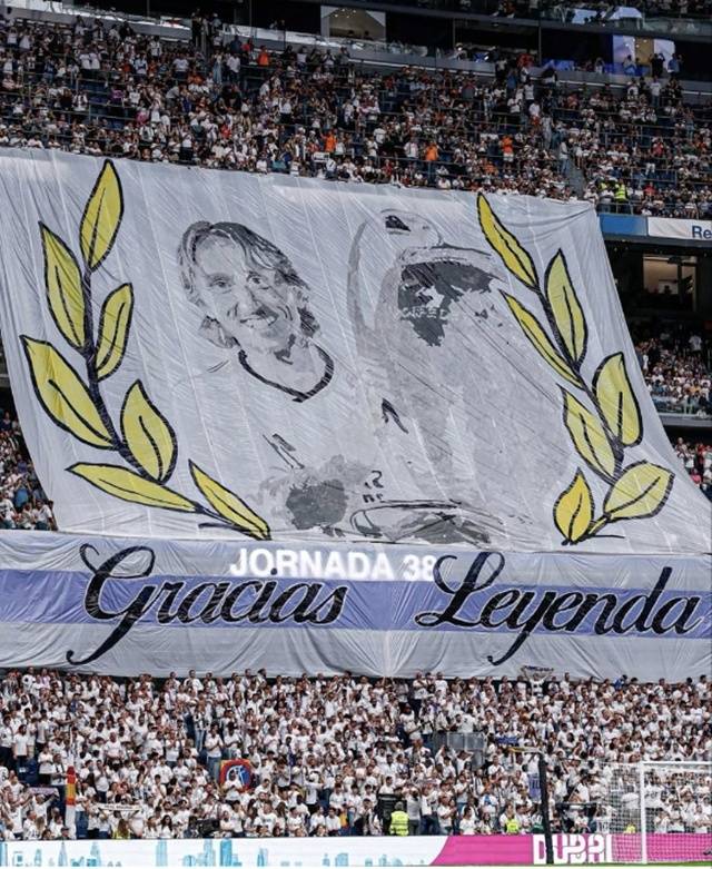 레알 마드리드 팬들이 준비한 대형 현수막. /사진=레알 마드리드 SNS