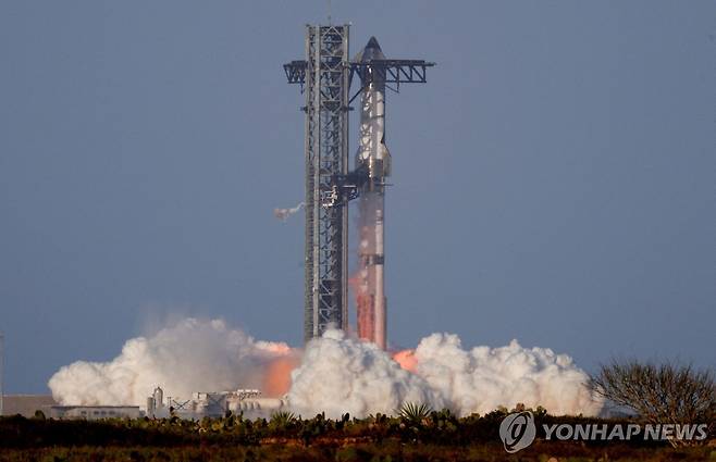 지난 3월 6일 지구궤도 시험비행을 위해 발사된 스타십  [로이터 연합뉴스 자료사진. 재판매 및 DB 금지]