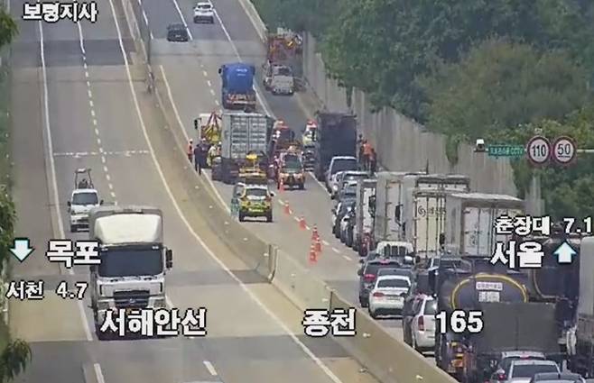 사고 현장 [고속도로폐쇄회로(CC)TV 갈무리. 재판매 및 DB 금지]