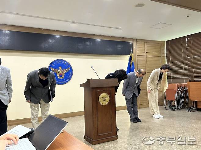 강은미 화성동탄경찰서장이 지난 12일 발생한 '동탄 납치·살인사건'과 관련해 경기남부경창청에서 28일 공식 사과를 하고 있다. 박도희기자