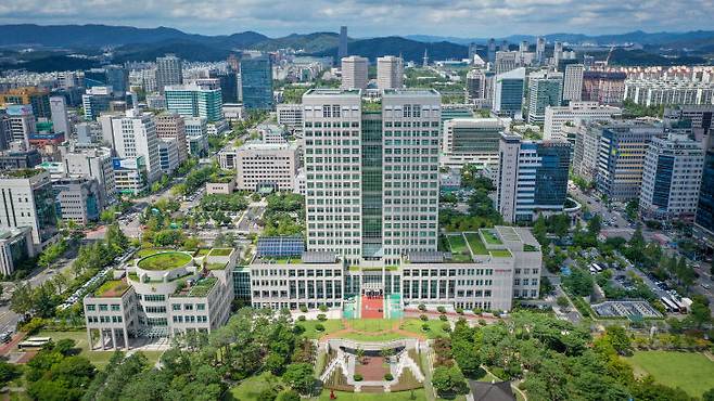 대전시청사 전경. 사진제공은 대전시