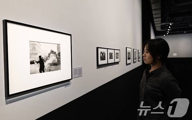 28일 서울 도봉구 서울 시립 사진미술관에 작품들이 전시돼 있다. 2025.5.28/뉴스1 ⓒ News1 이승배 기자