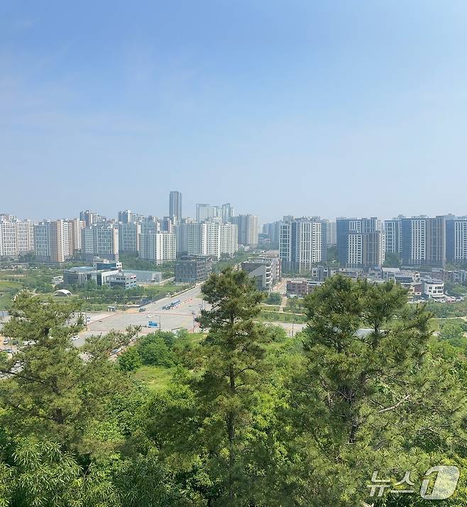 화성시 동탄2신도시 도심과 마주하고 있는 유통3부지 물류센터 예정부지.