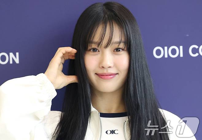 배우 고민시가 18일 오전 서울 영등포구 현대백화점 더현대 서울에서 열린 패션브랜드 오아이오아이 컬렉션 행사에 참석해 포즈를 취하고 있다. 2025.3.18/뉴스1 ⓒ News1 권현진 기자