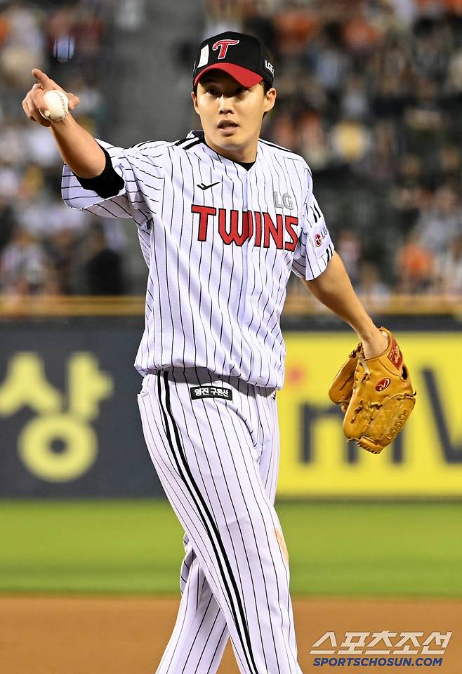 재빠르게 비디오 판독을 요청하는 임찬규