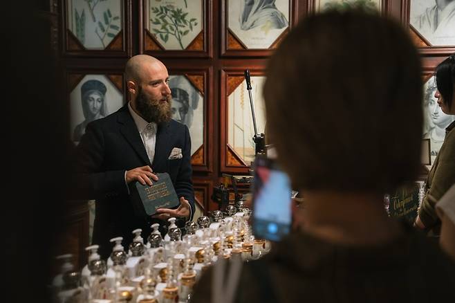 플로리안 오피신 유니버셀 불리 커뮤니케이션 디렉터