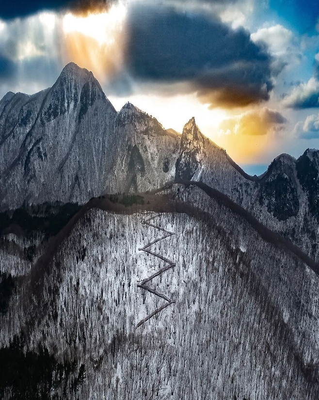 image.png 레딧에서 핫하다는 울릉도 사진.jpg 레딧에서 핫하다는 울릉도 사진.jpg