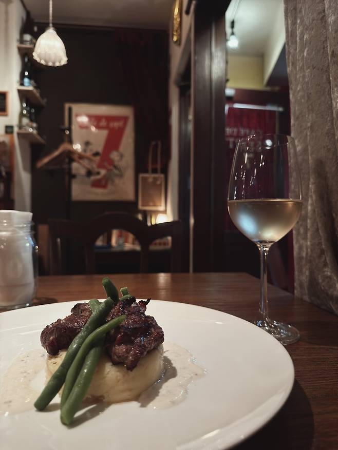 도쿄에 가면 프렌치 레스토랑을 한번쯤은 가보라는게