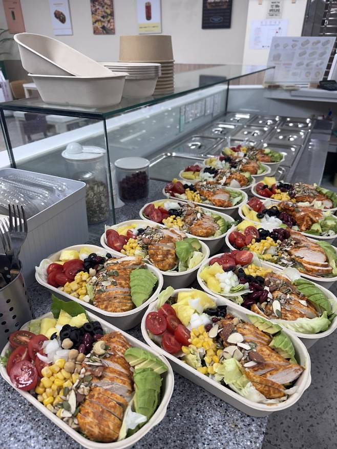 샐러드스푼의 대표 메뉴 하와이안볼. 샐러드스푼 제공