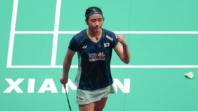 <yonhap photo-6052=""> (250504) -- XIAMEN, May 4, 2025 (Xinhua) -- An Se Young of South Korea reacts in the women's singles match against Wang Zhiyi of China during the final match between China and South Korea at BWF Sudirman Cup in Xiamen, southeast China's Fujian Province, May 4, 2025. (Xinhua/Wang Kaiyan)/2025-05-04 20:34:06/ <저작권자 ⓒ 1980-2025 ㈜연합뉴스. 무단 전재 재배포 금지, AI 학습 및 활용 금지></yonhap>