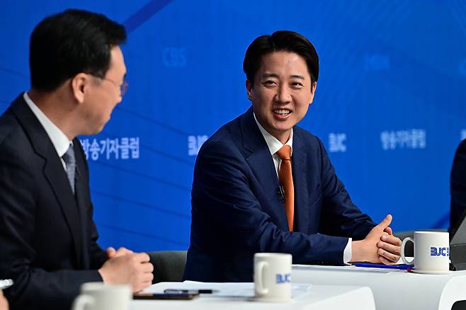 개혁신당 이준석 대선 후보가 26일 서울 양천구 한국방송회관에서 열린 한국방송기자클럽 초청 토론회에 참석하고 있다. 2025.5.26 [공동취재] [사진=연합뉴스]