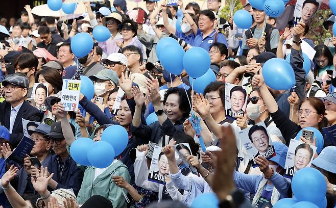김성룡 기자