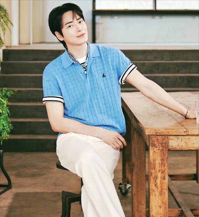 빈폴 앰배서더 배우 이준혁이 등장한 2025년 SS 시즌 화보.