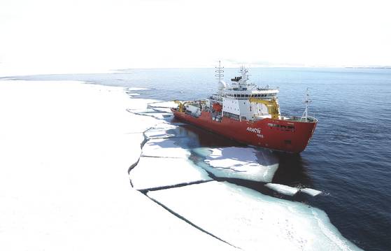 A picture of the Araon icebreaker on Jan. 1, 2012 [YONHAP]