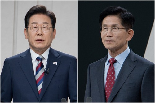 이재명 더불어민주당 대선 후보(왼쪽)·김문수 국민의힘 대선 후보가 지난 27일 서울 마포구 상암동 MBC 스튜디오에서 진행된 정치 분야 TV토론회를 준비하고 있다. [사진 출처 = 국회사진기자단]