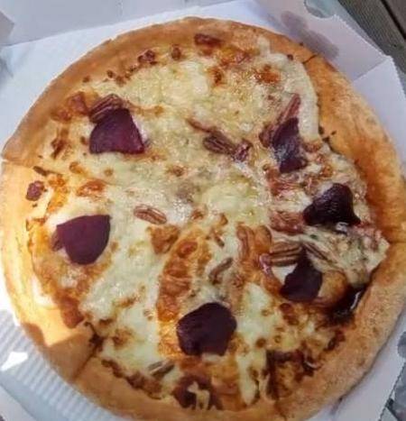 업비트가 5월 22일 비트코인 피자데이를 기념해 윤남노 셰프와 레시피를 개발한 ‘업비트 피자’ 실물. <출처: 코인판 빗트콩>